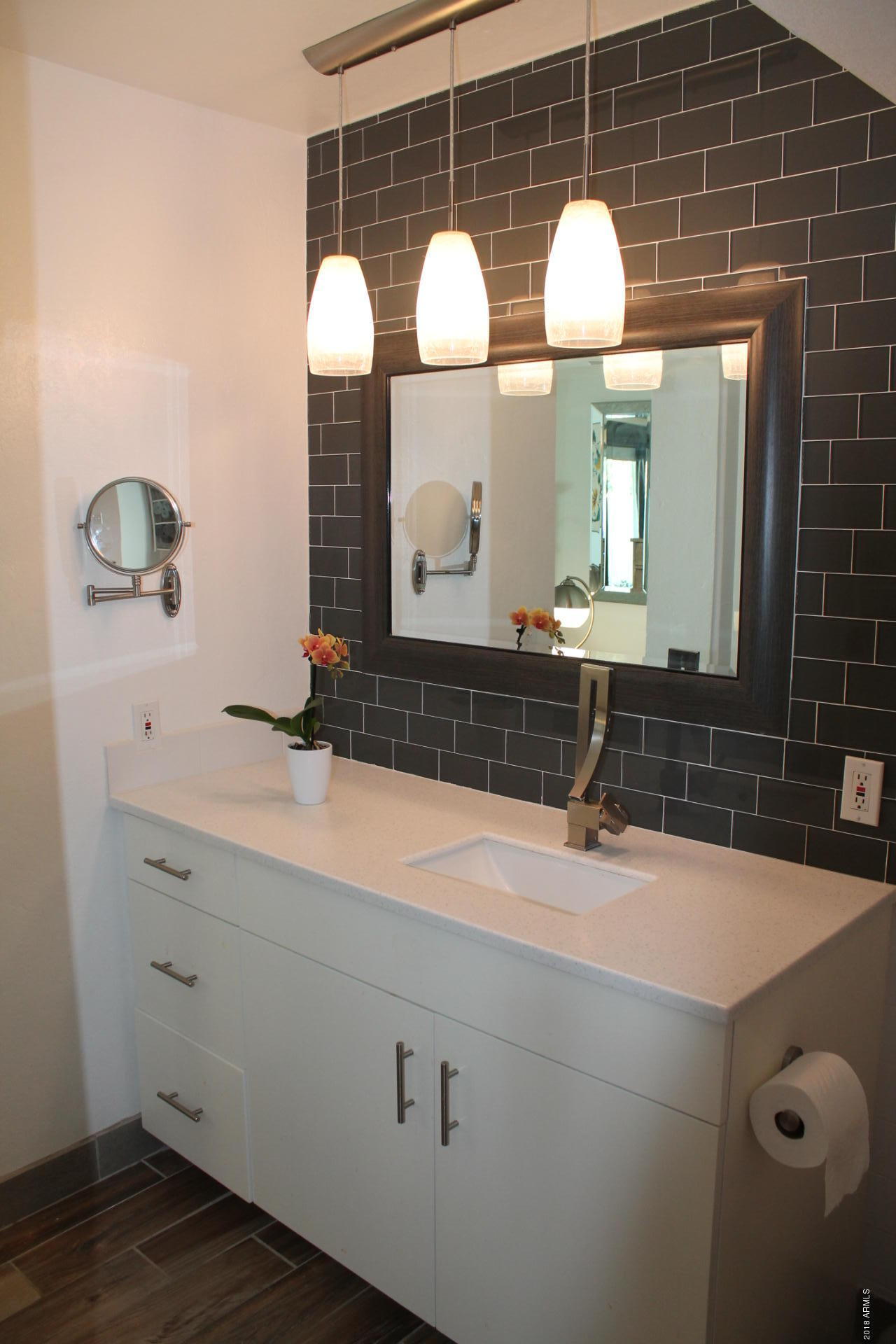 636 East Piping Rock Road Phoenix, AZ 85022 - Photo 12 of 33 Master Bathroom