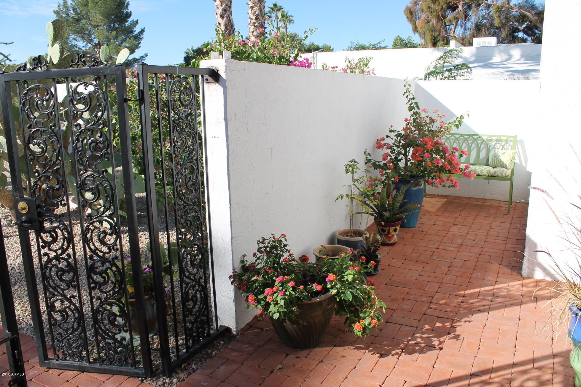 636 East Piping Rock Road Phoenix, AZ 85022 - Photo 23 of 33 Private Courtyard