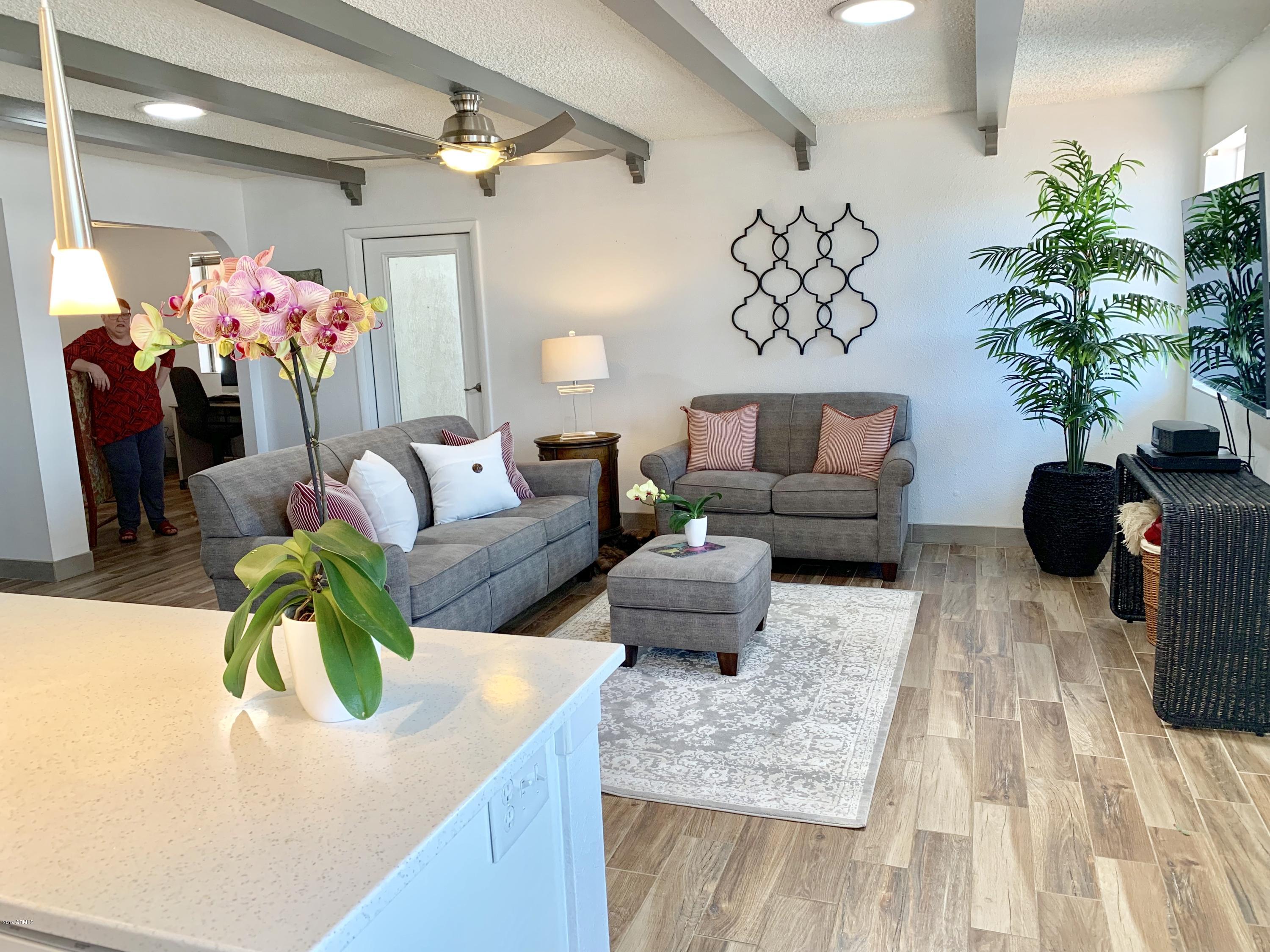 636 East Piping Rock Road Phoenix, AZ 85022 - Photo 3 of 33 Remodeled!