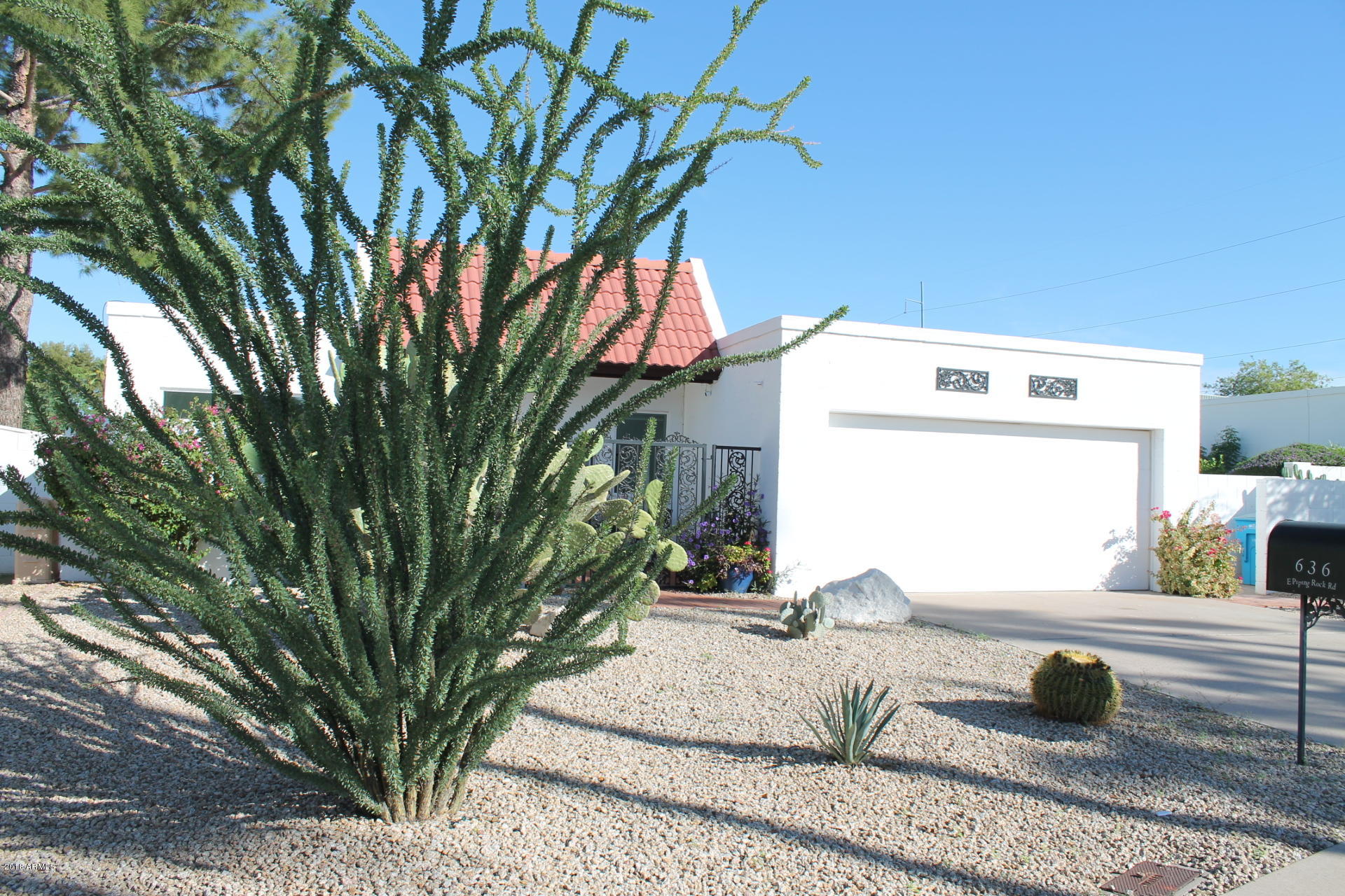 636 East Piping Rock Road Phoenix, AZ 85022 - Photo 5 of 33 Front
