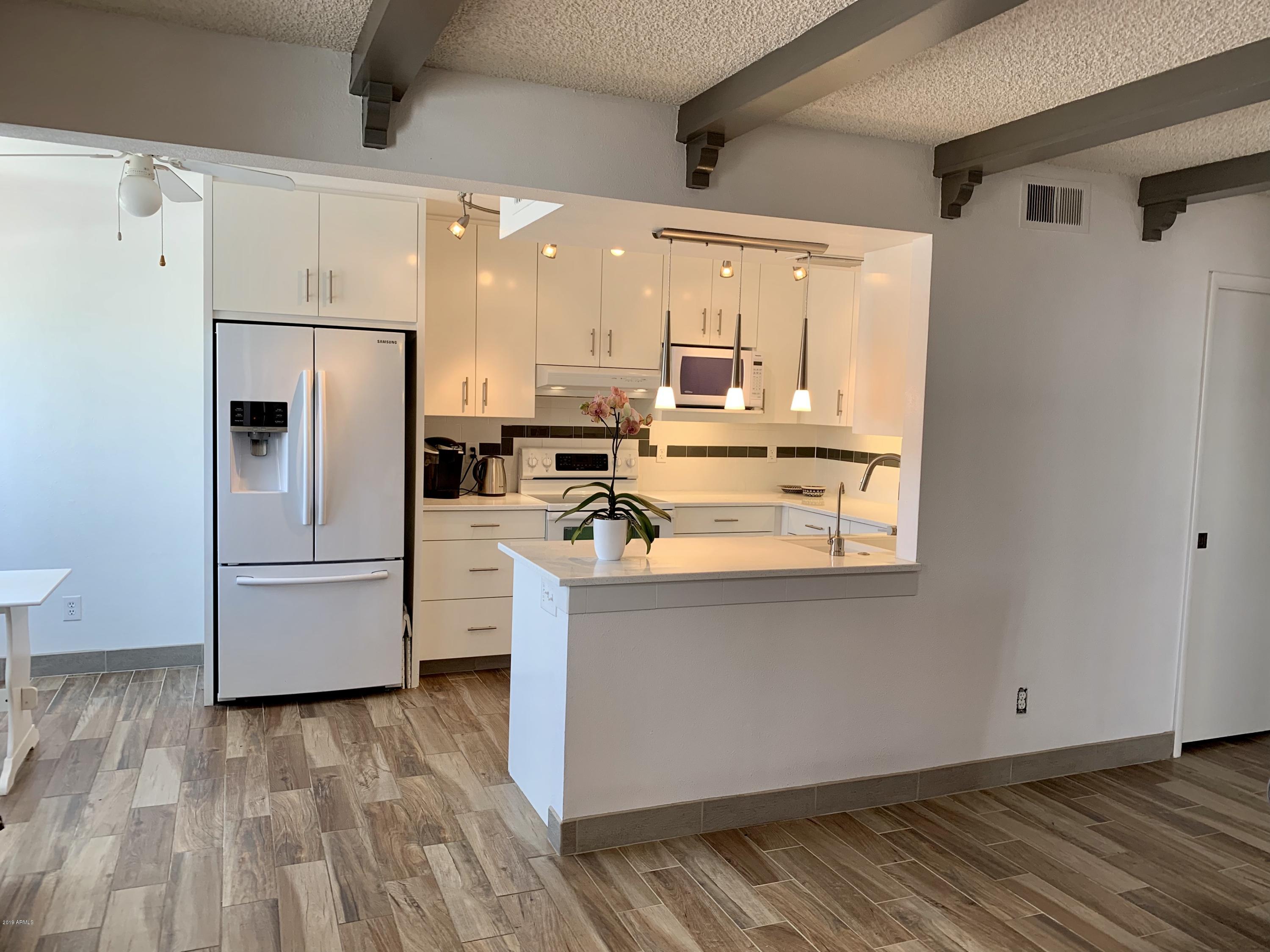636 East Piping Rock Road Phoenix, AZ 85022 - Photo 9 of 33 Kitchen