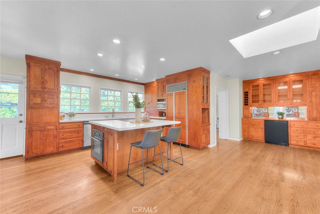 537 Jamestown Road Burbank, CA 91504 - Photo 11 of 75 Gallery Image 11