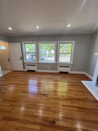 $4,000 | 170-31 Grand Central Parkway, Unit 1 | Hillcrest