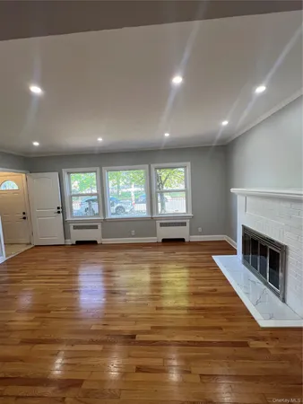 $4,000 | 170-31 Grand Central Parkway, Unit 1 | Hillcrest