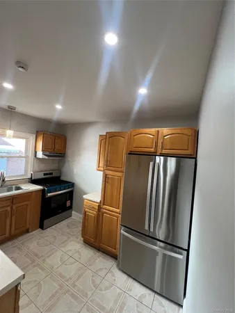 $4,000 | 170-31 Grand Central Parkway, Unit 1 | Hillcrest