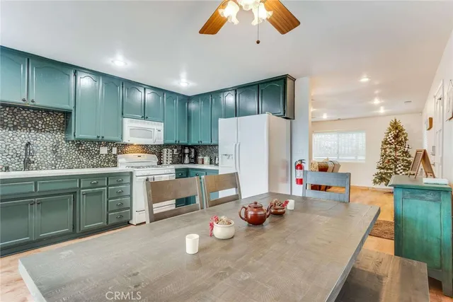 $2,350 | 513 West Victoria Court, Lake Arrowhead, CA 92352