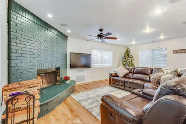 $2,350 | 513 West Victoria Court, Lake Arrowhead, CA 92352