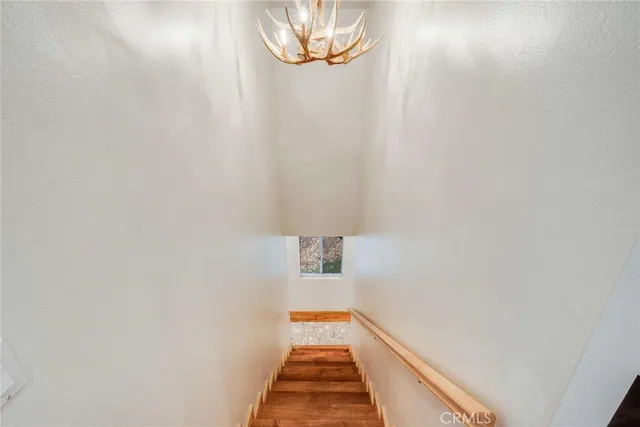 $2,350 | 513 West Victoria Court, Lake Arrowhead, CA 92352