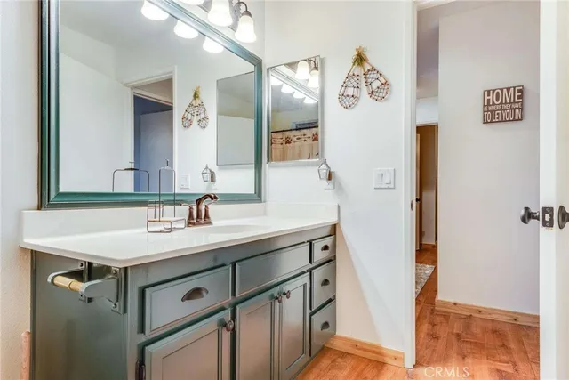 $2,350 | 513 West Victoria Court, Lake Arrowhead, CA 92352