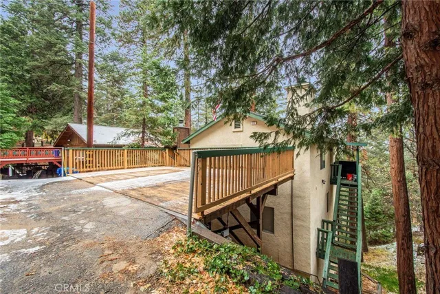 $2,350 | 513 West Victoria Court, Lake Arrowhead, CA 92352