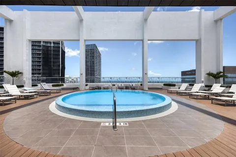 $3,700 | 500 Brickell Avenue, Unit 1400, Miami, FL 33131