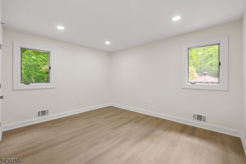 34 Miller Road Cranbury, NJ 08512 - Photo 19 of 37
