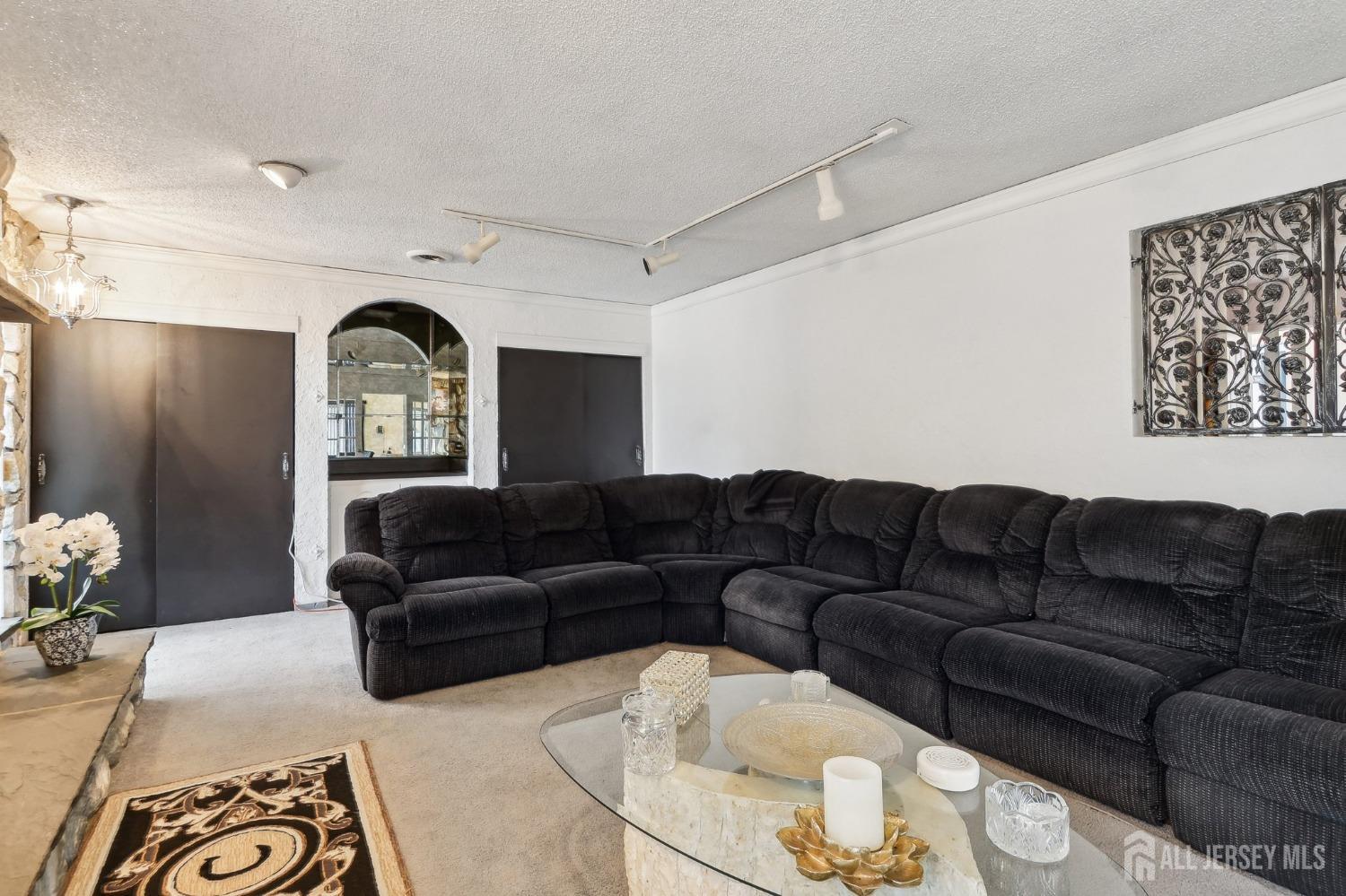 49 Hickory Street Edison, NJ 08817 - Photo 11 of 28 Gallery Image 11