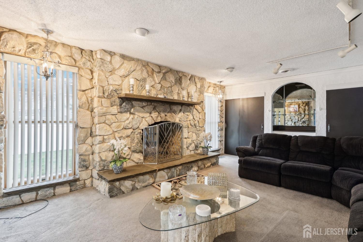 49 Hickory Street Edison, NJ 08817 - Photo 10 of 28 Gallery Image 10