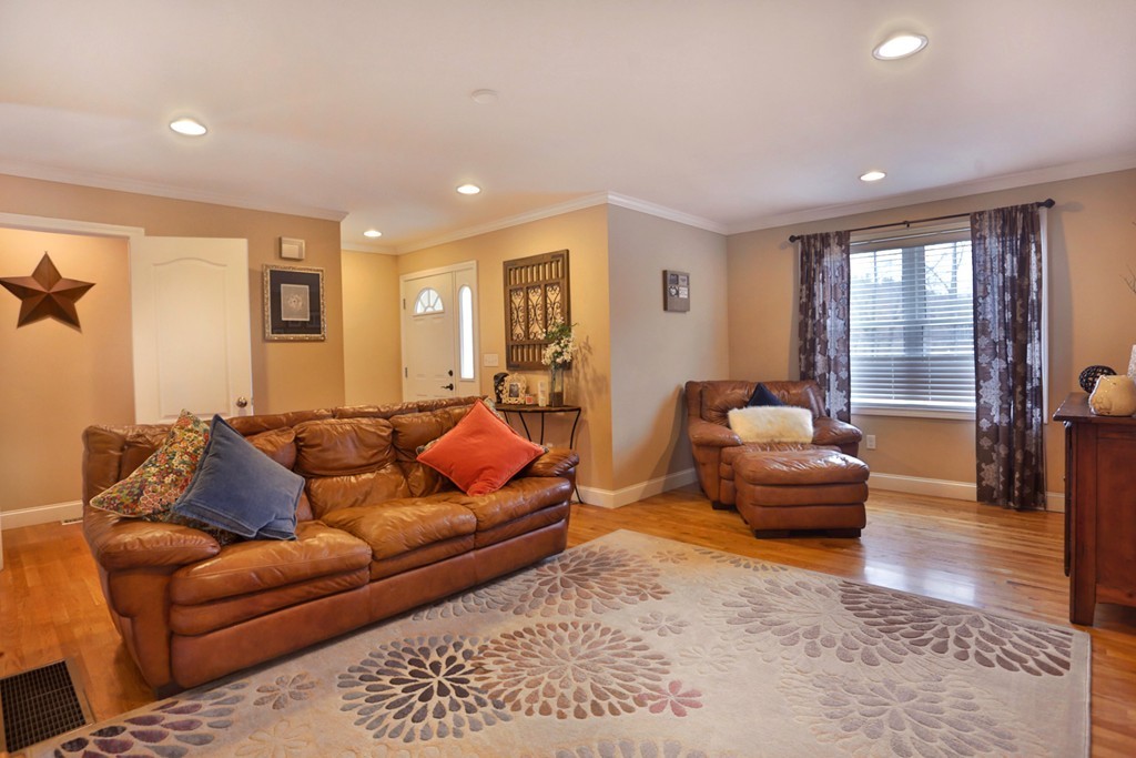 11 Middle Road, Unit 11 Haverhill, MA 01830 - Photo 2 of 24 Gallery Image 2