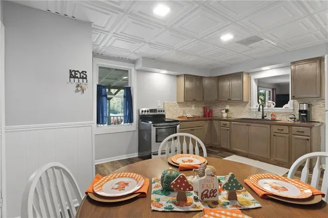 $490,000 | 14801 South Hamilton Road, Greenwood, MO 64034