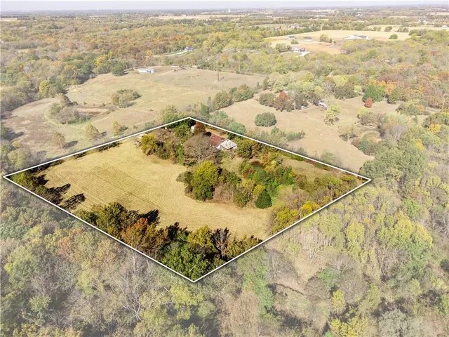 $490,000 | 14801 South Hamilton Road, Greenwood, MO 64034