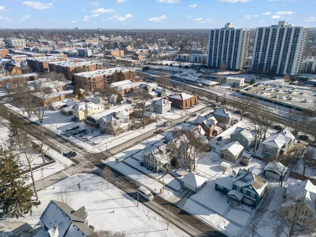 $415,000 | 130 Ellis Avenue, Wheaton, IL 60187