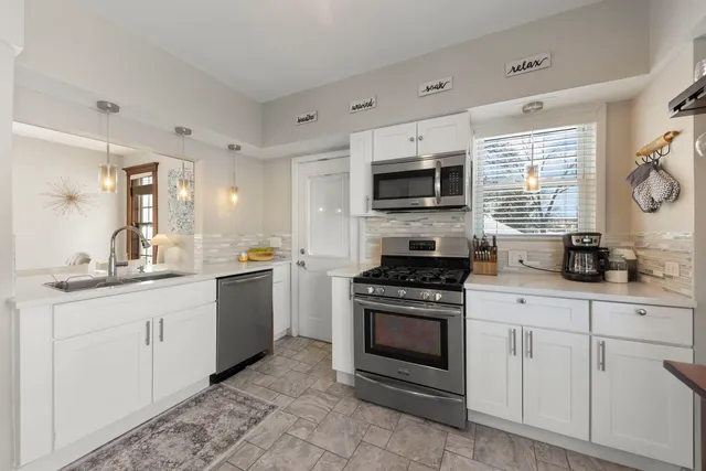 $415,000 | 130 Ellis Avenue, Wheaton, IL 60187