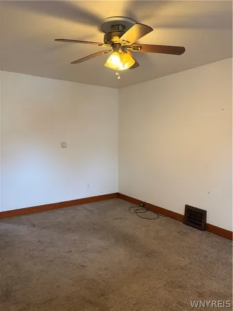 $1,150 | 420 18th Street, Niagara Falls, NY 14303