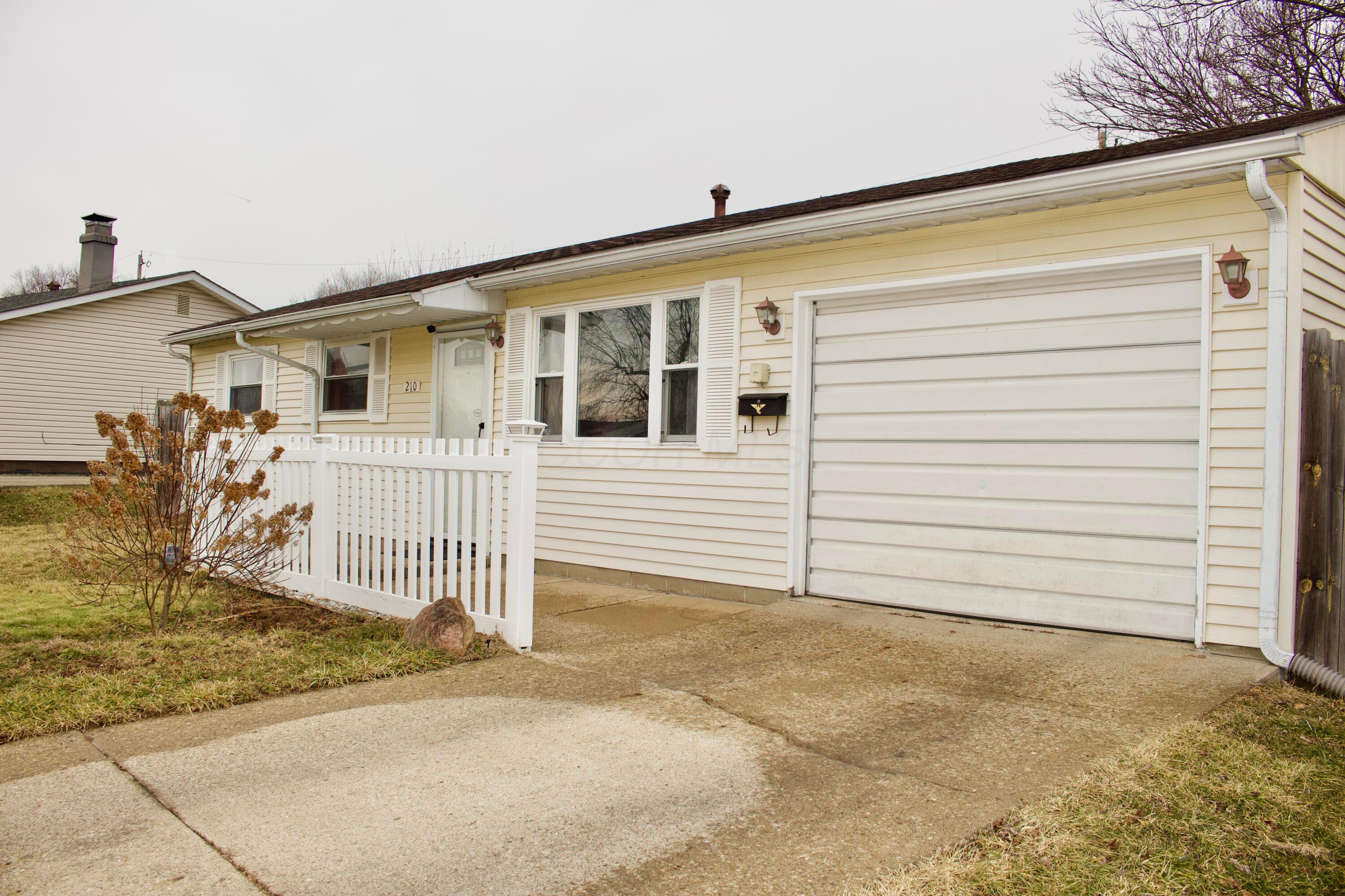 210 Fieldpoint Road Heath, OH 43056 - Photo 5 of 33 Front Exterior