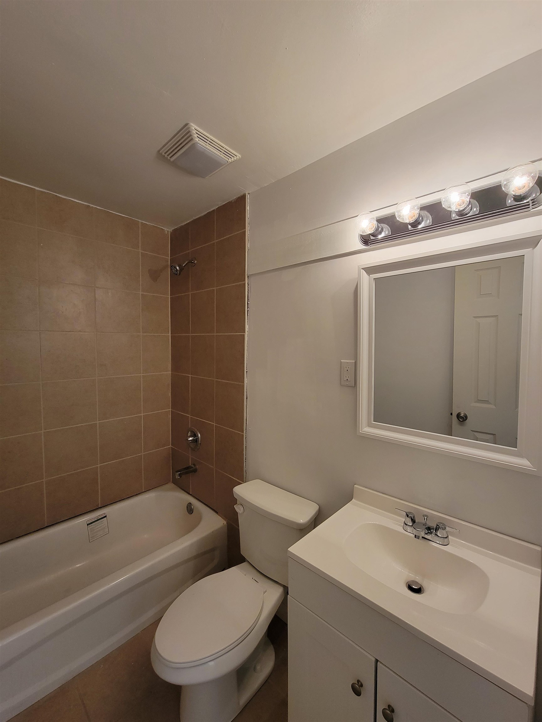 136 North Street Mobile, AL 36610 - Photo 5 of 13
