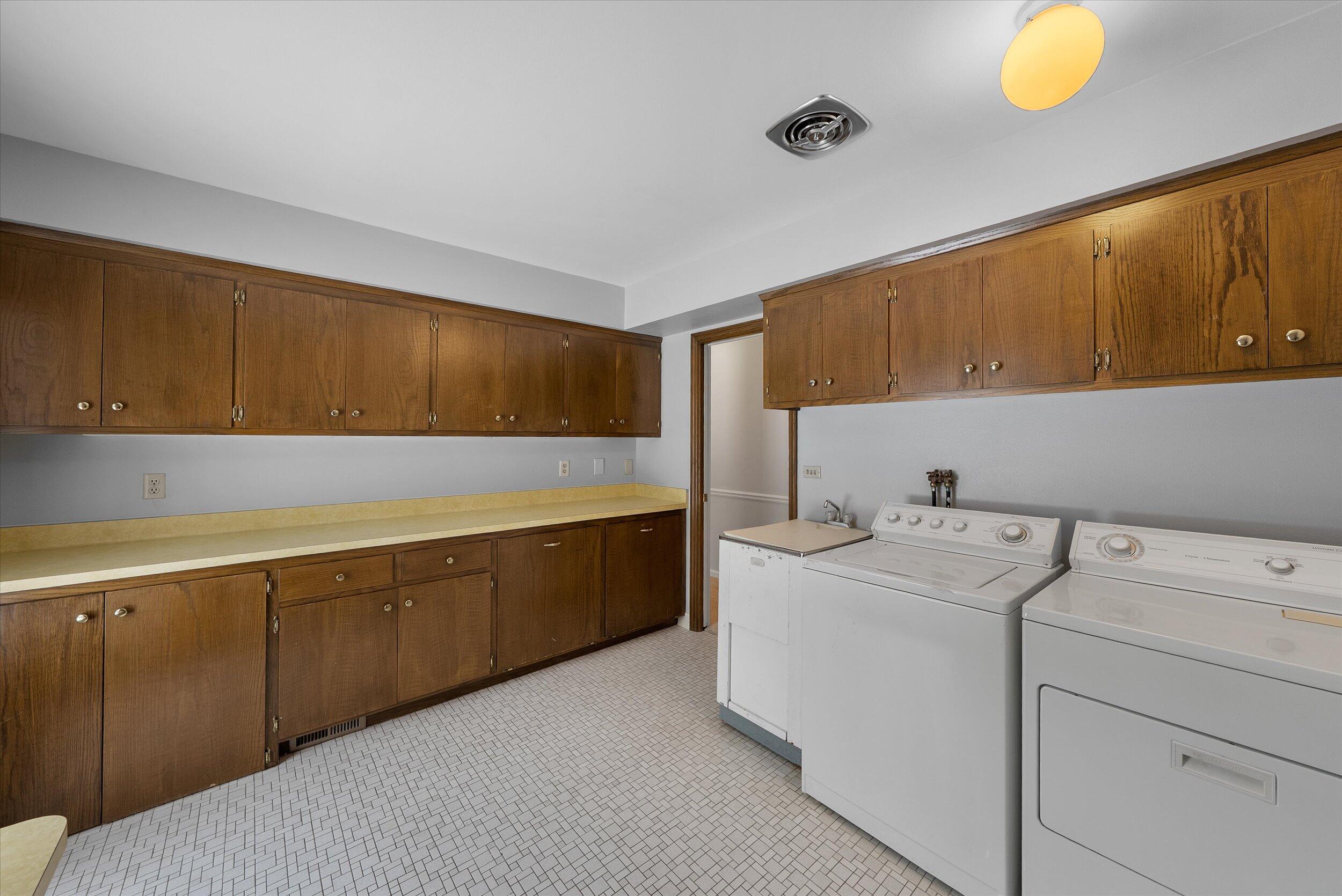 8704 West Bonniwell Road Mequon, WI 53097 - Photo 27 of 58 Laundry Room