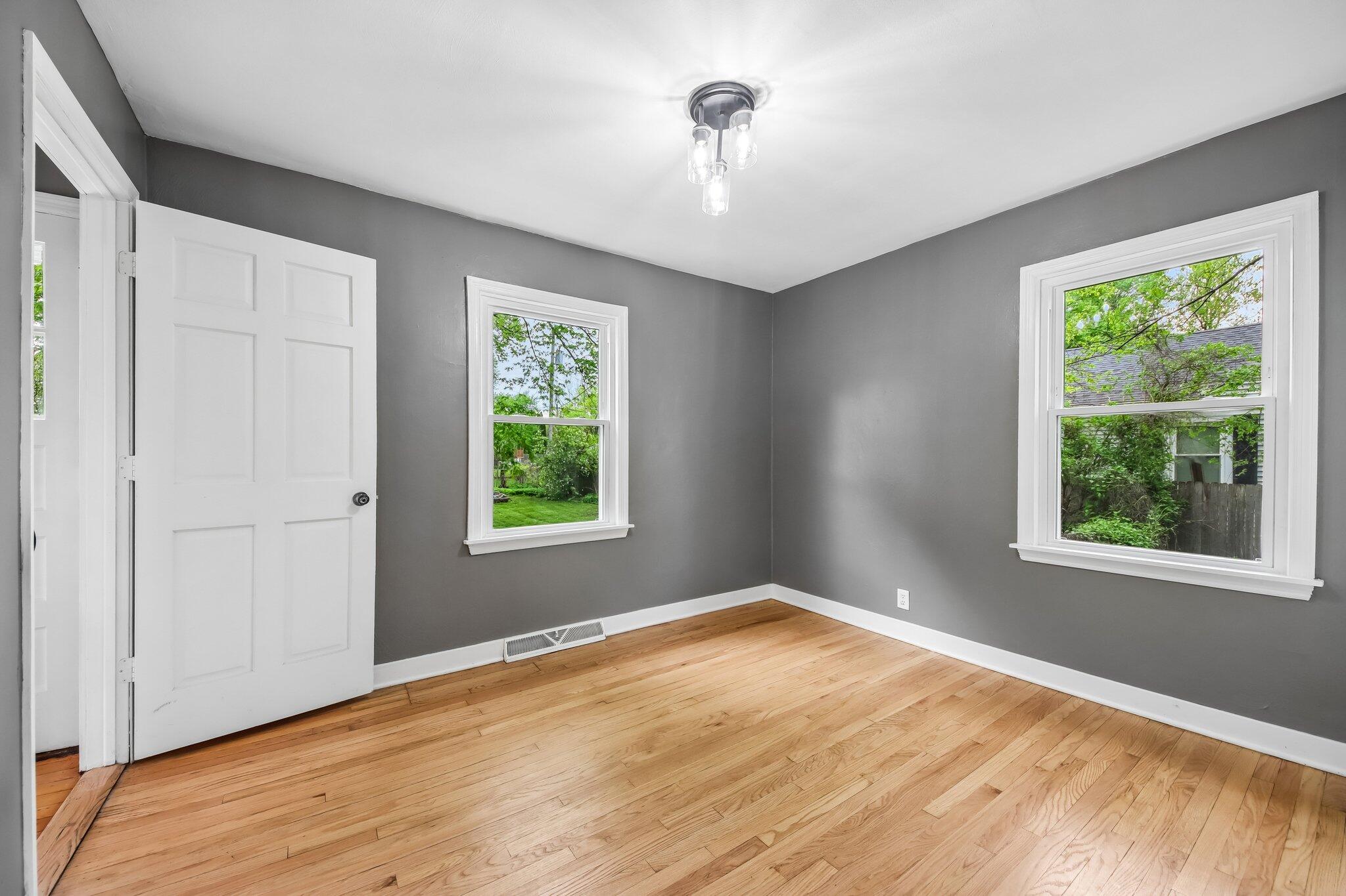 1206 Sycamore Street Crown Point, IN 46307 - Photo 12 of 40 2048x1365