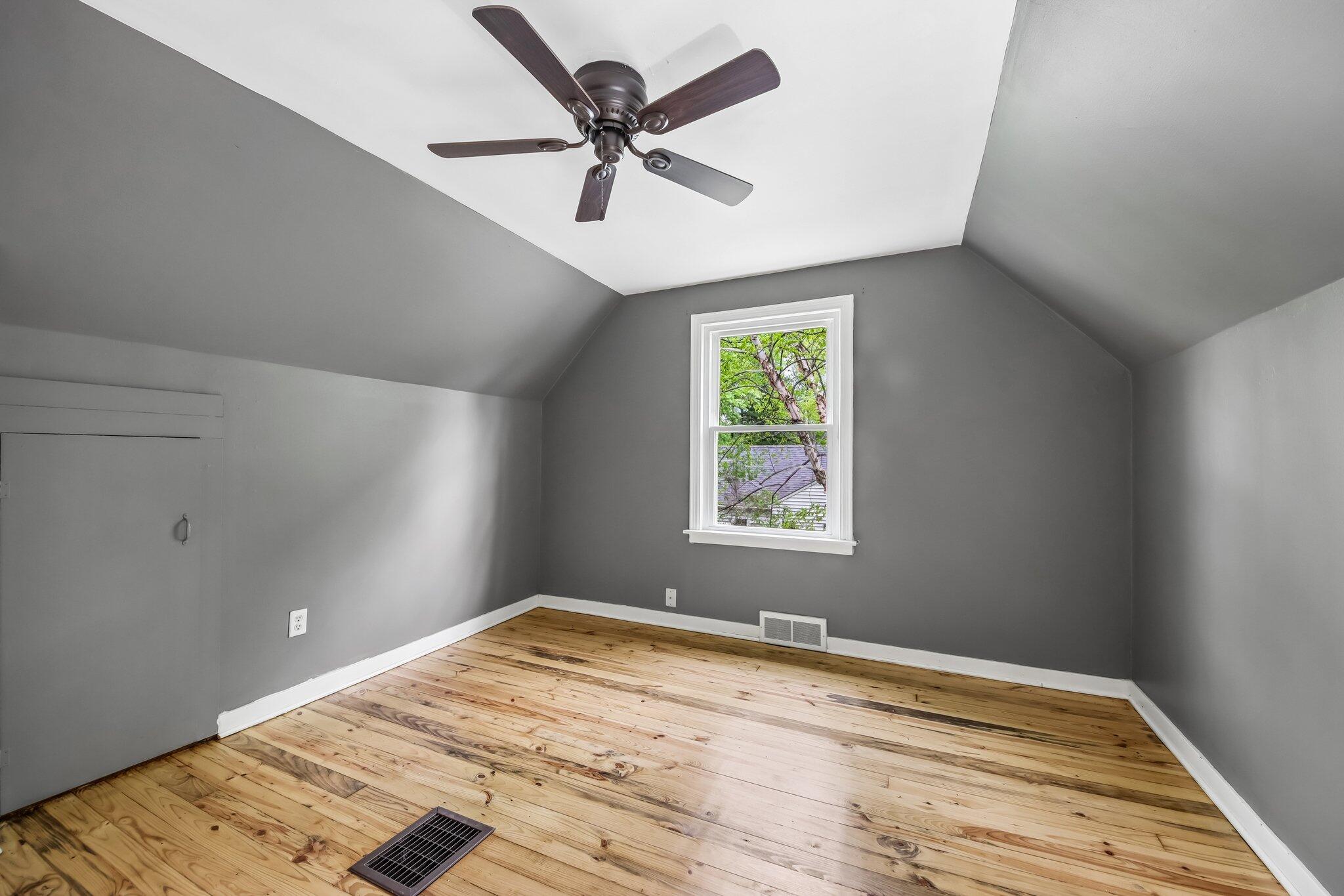 1206 Sycamore Street Crown Point, IN 46307 - Photo 20 of 40 2048x1365