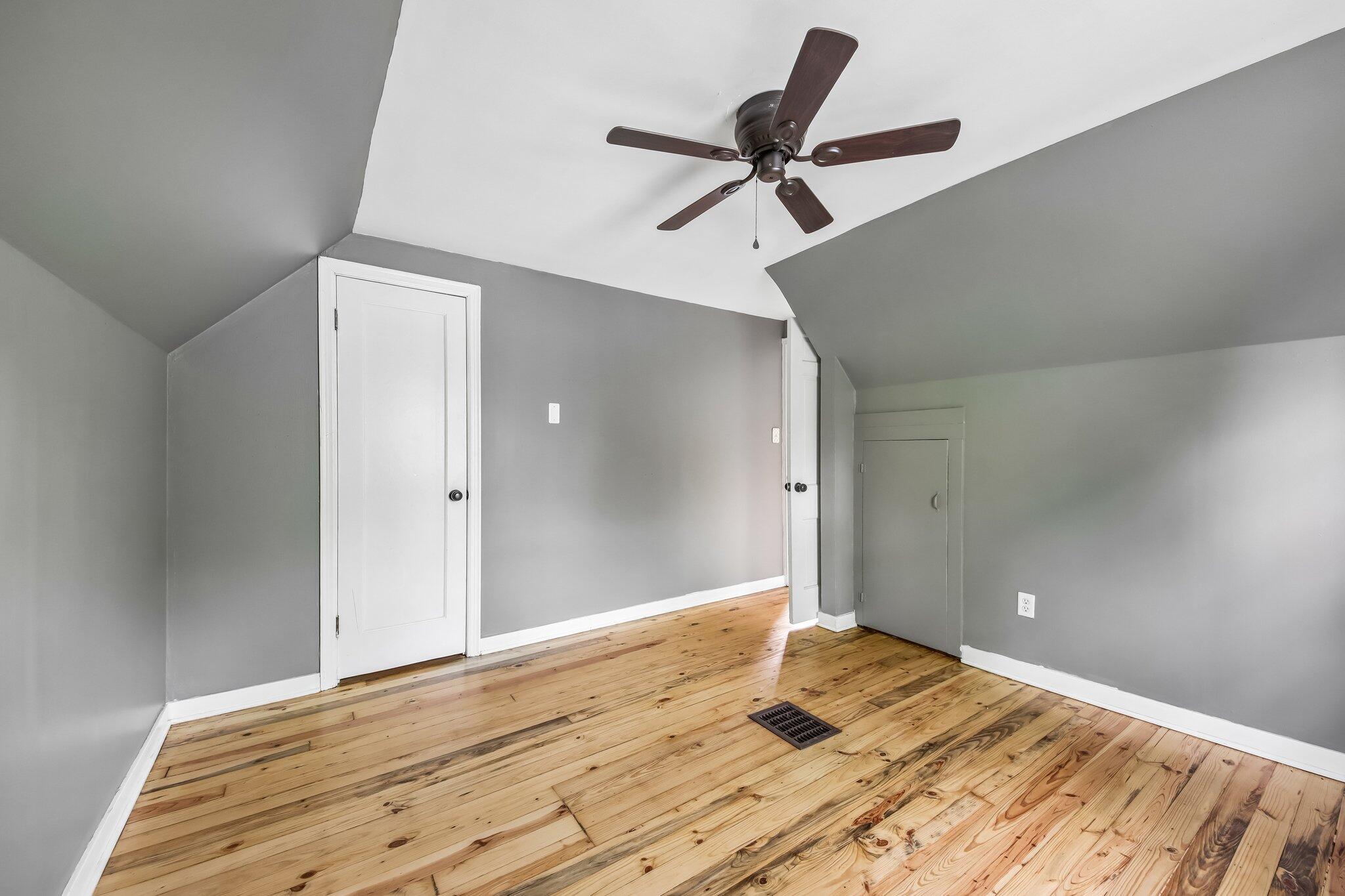 1206 Sycamore Street Crown Point, IN 46307 - Photo 23 of 40 2048x1365