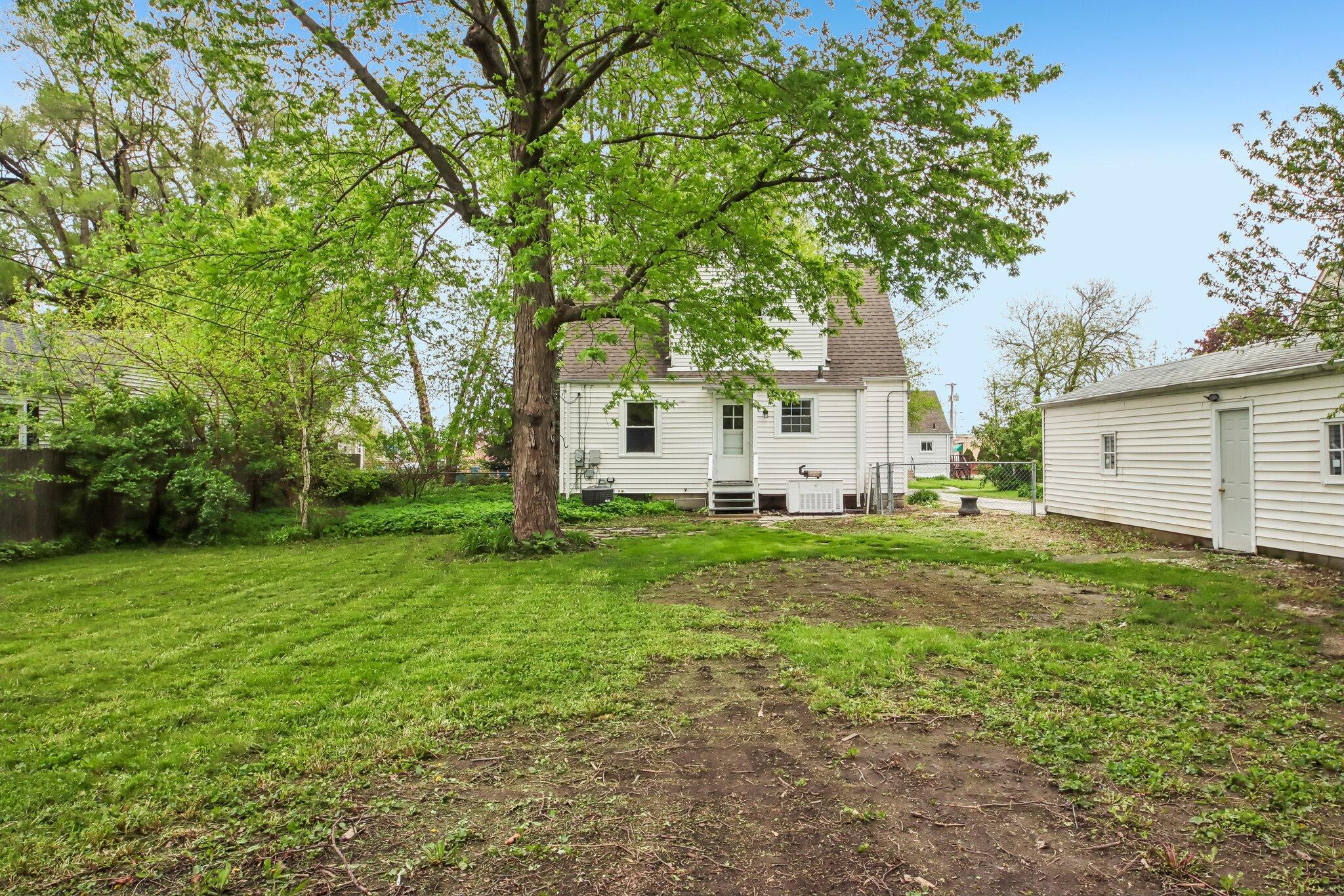 1206 Sycamore Street Crown Point, IN 46307 - Photo 33 of 40 2048x1365