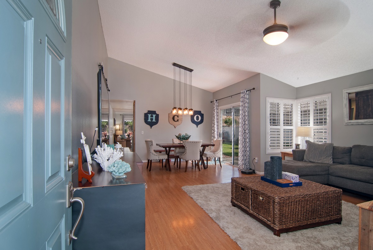 1906 Rue Michelle Chula Vista, CA 91913 - Photo 3 of 25 Gallery Image 3