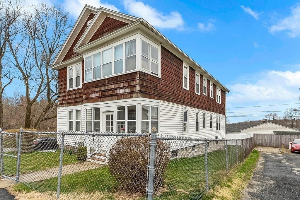 5 Doane Street Worcester, MA 01607 - Photo 8 of 35 Gallery Image 8