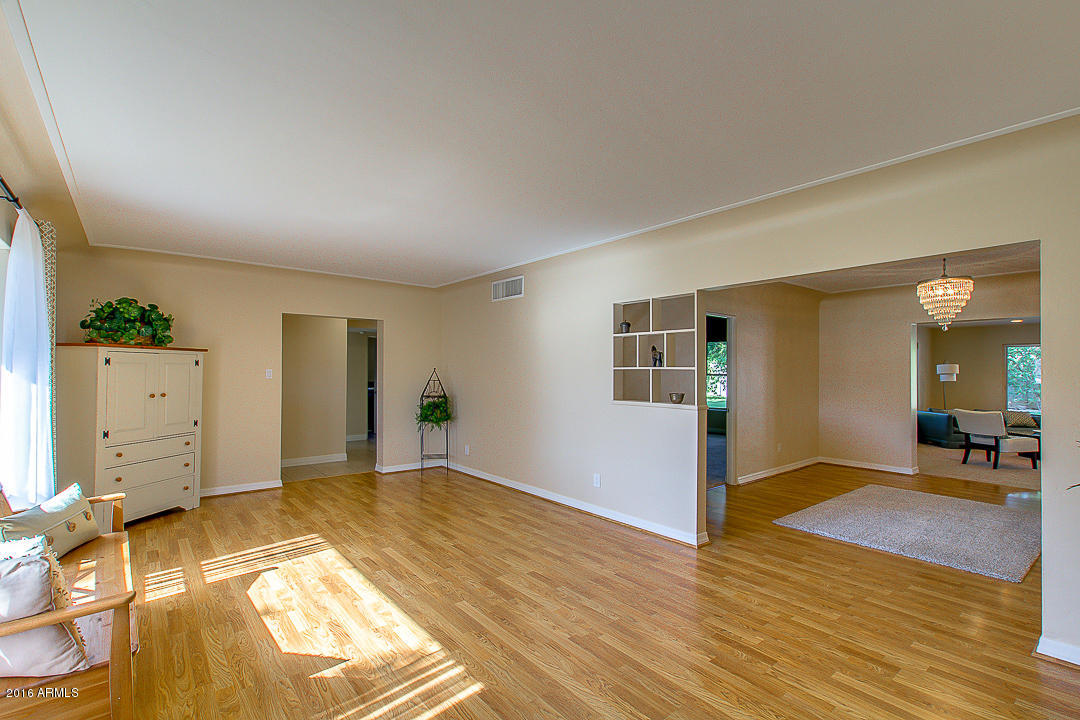 8045 North 11th Avenue Phoenix, AZ 85021 - Photo 13 of 79 13-11th