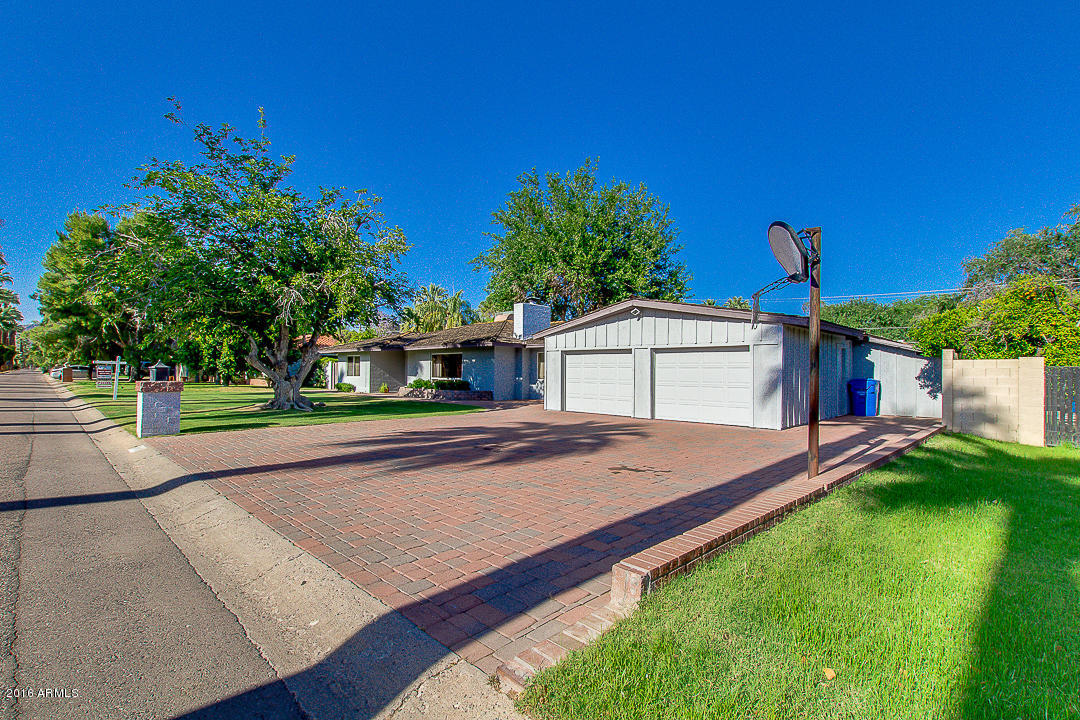 8045 North 11th Avenue Phoenix, AZ 85021 - Photo 2 of 79 04-11th