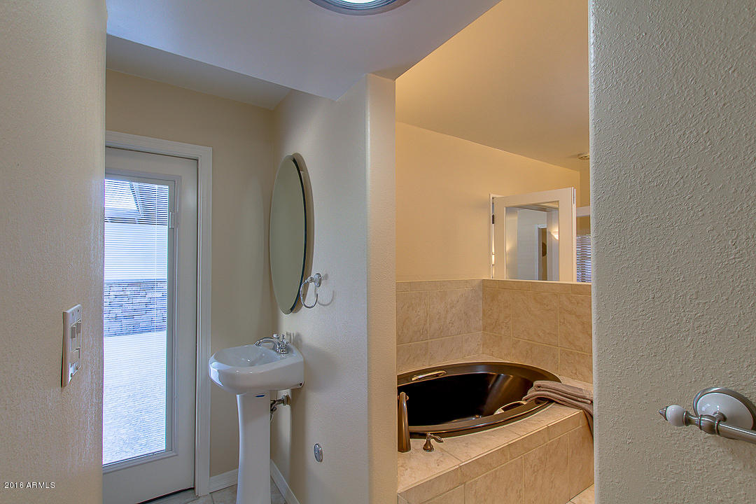 8045 North 11th Avenue Phoenix, AZ 85021 - Photo 45 of 79 49-11th