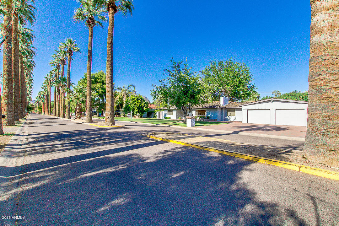 8045 North 11th Avenue Phoenix, AZ 85021 - Photo 6 of 79 06-11th