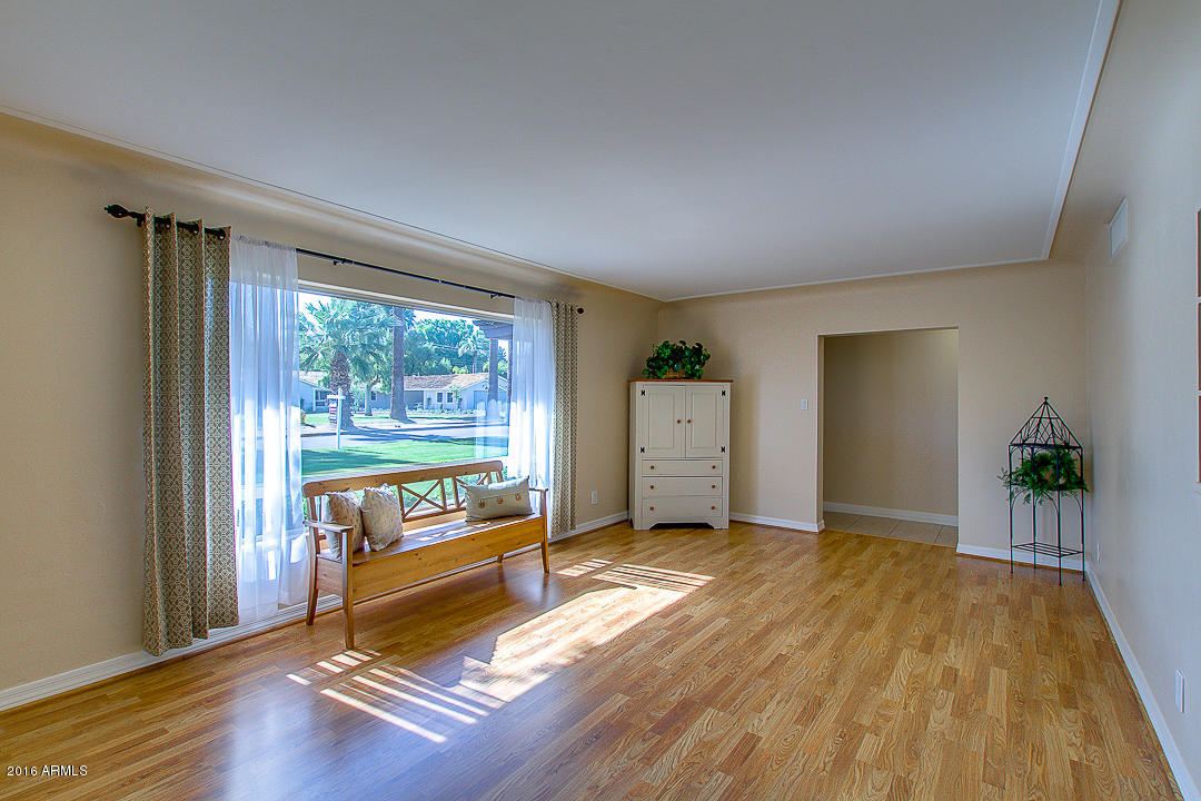 8045 North 11th Avenue Phoenix, AZ 85021 - Photo 10 of 79 10-11th
