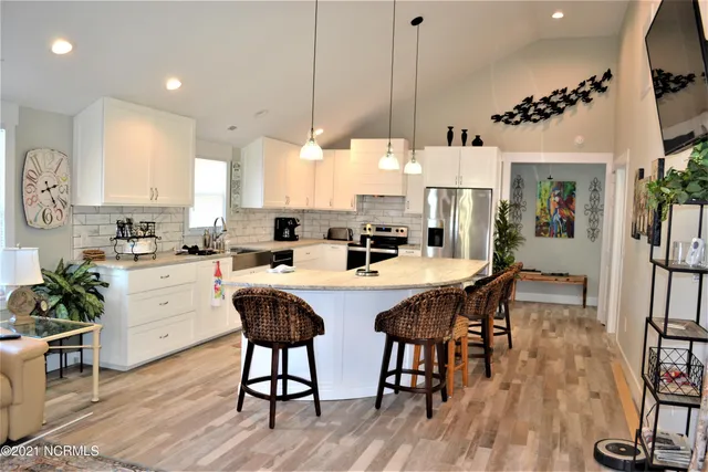 $2,600 | 504 Canal Drive, Carolina Beach, NC 28428