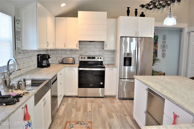 $2,600 | 504 Canal Drive, Carolina Beach, NC 28428