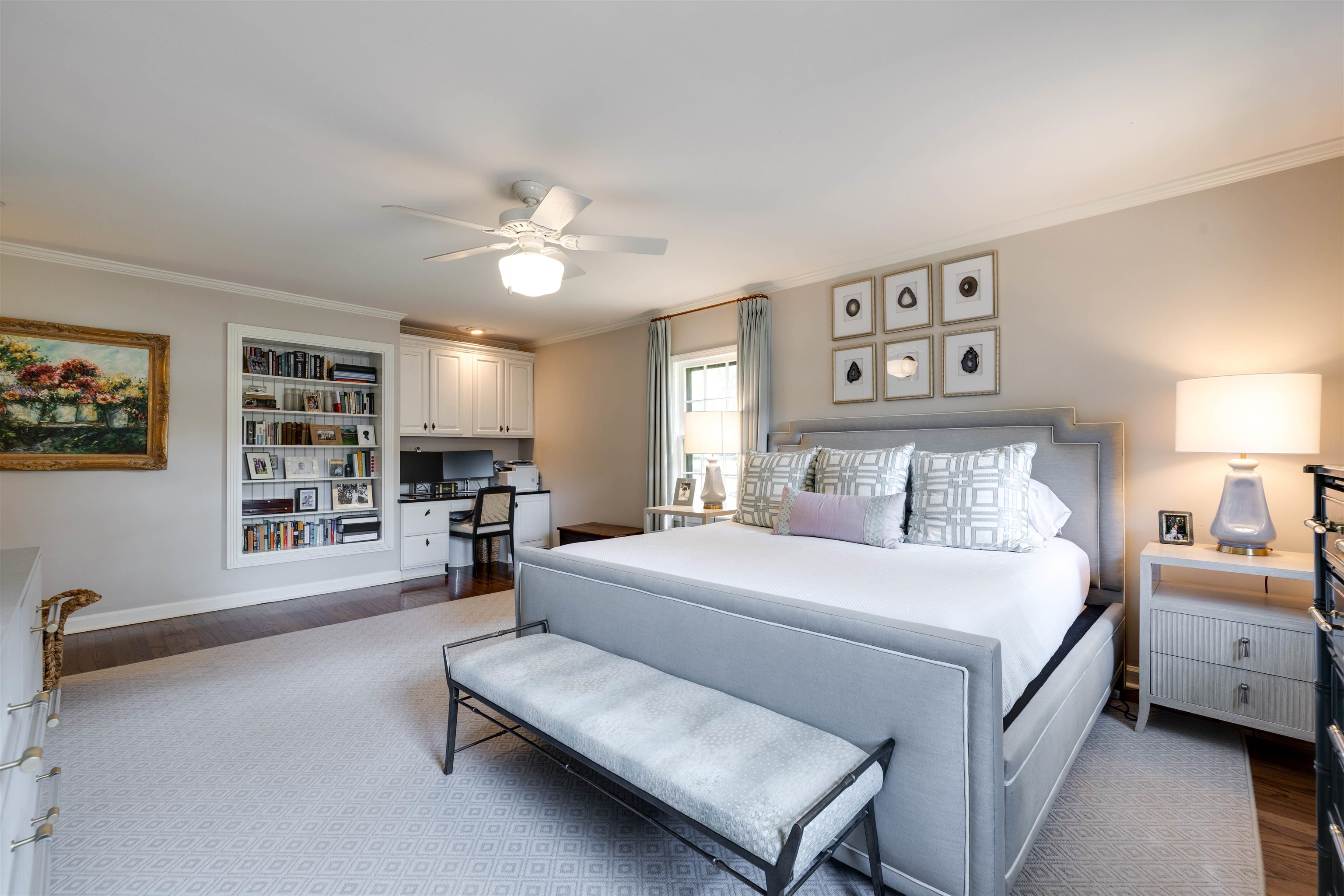 5430 Normandy Road Memphis, TN 38120 - Photo 17 of 32 Built in bookcases with desk or vanity area.