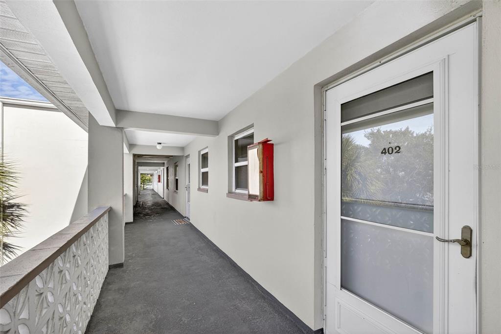 1524 Lakeview Road, Unit 402 Clearwater, FL 33756 - Photo 3 of 37