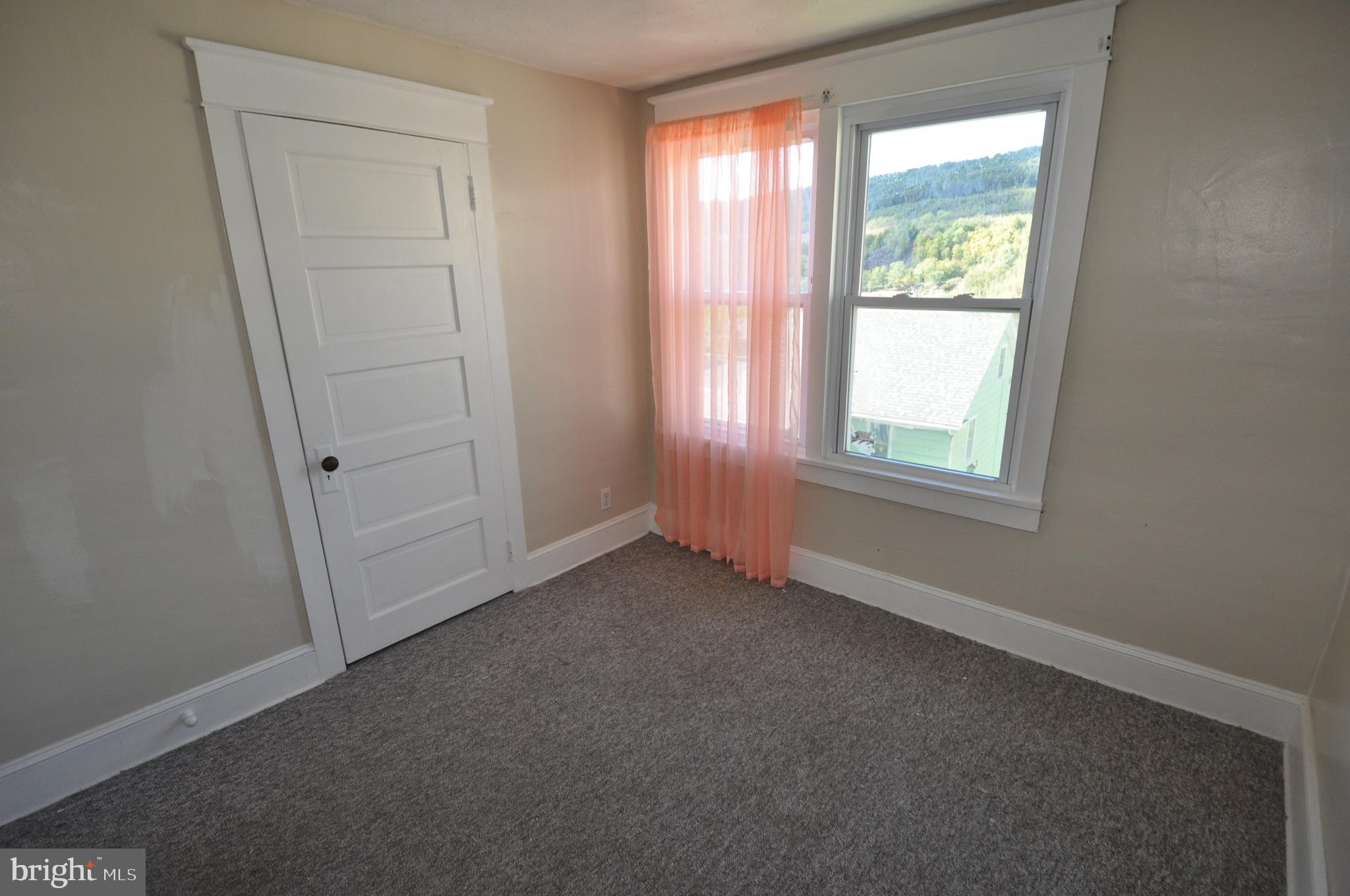 217 West Ridge Street Lansford, PA 18232 - Photo 6 of 11 Gallery Image 6