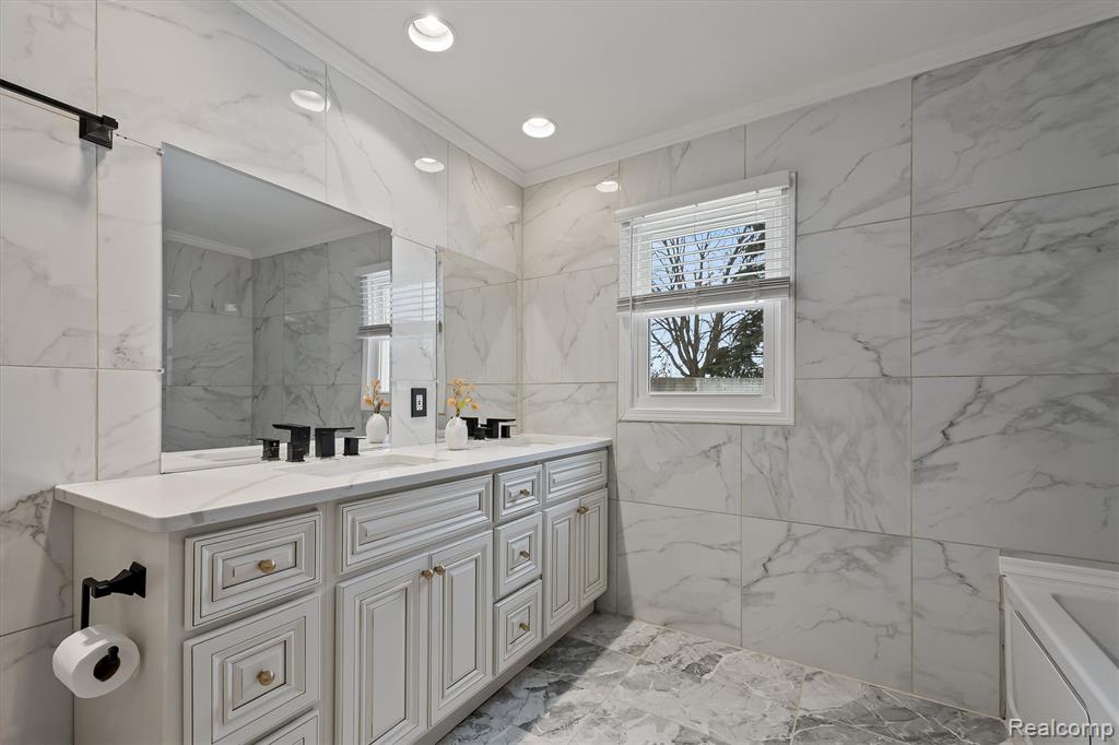 15500 Millar Road Clinton Township, MI 48036 - Photo 14 of 27