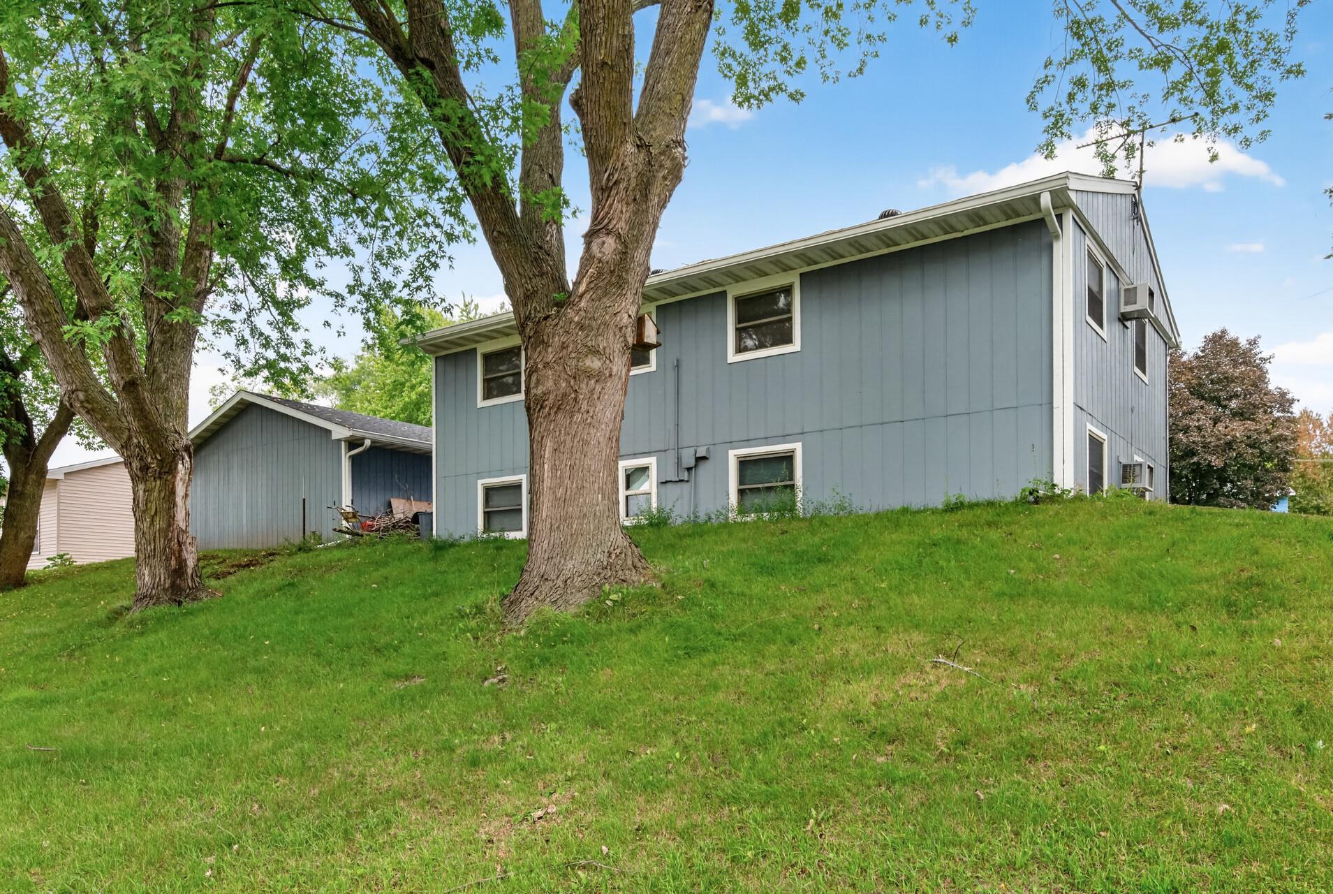 302 West Maple Street Roberts, WI 54023 - Photo 2 of 27 Gallery Image 2