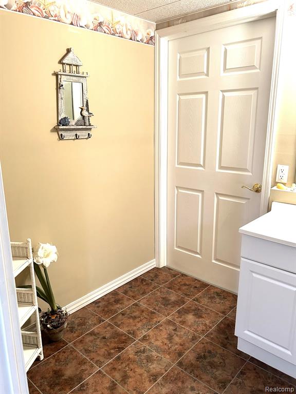 637 Ridge Lane, Unit B Tecumseh, MI 49286 - Photo 39 of 52