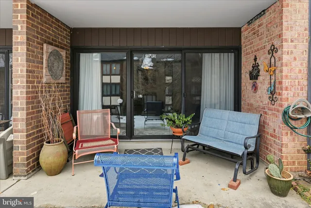 $320,000 | 3109 Buccaneer Court, Unit 1, Fairfax, VA 22031