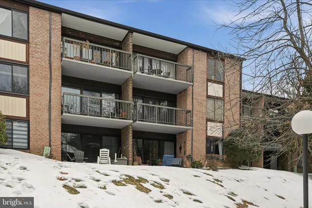 $320,000 | 3109 Buccaneer Court, Unit 1, Fairfax, VA 22031