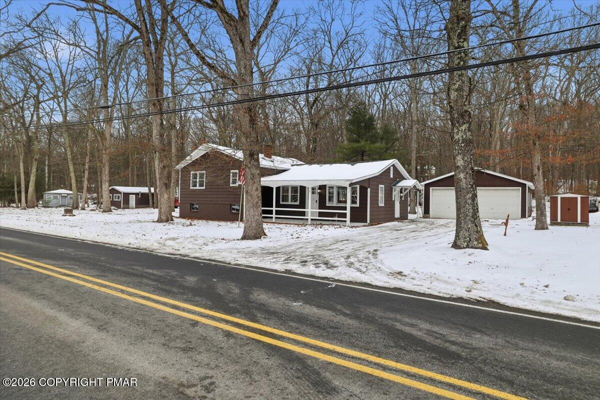 481 Wooddale Road East Stroudsburg, PA 18302 - Photo 5 of 37 a house view with a sink