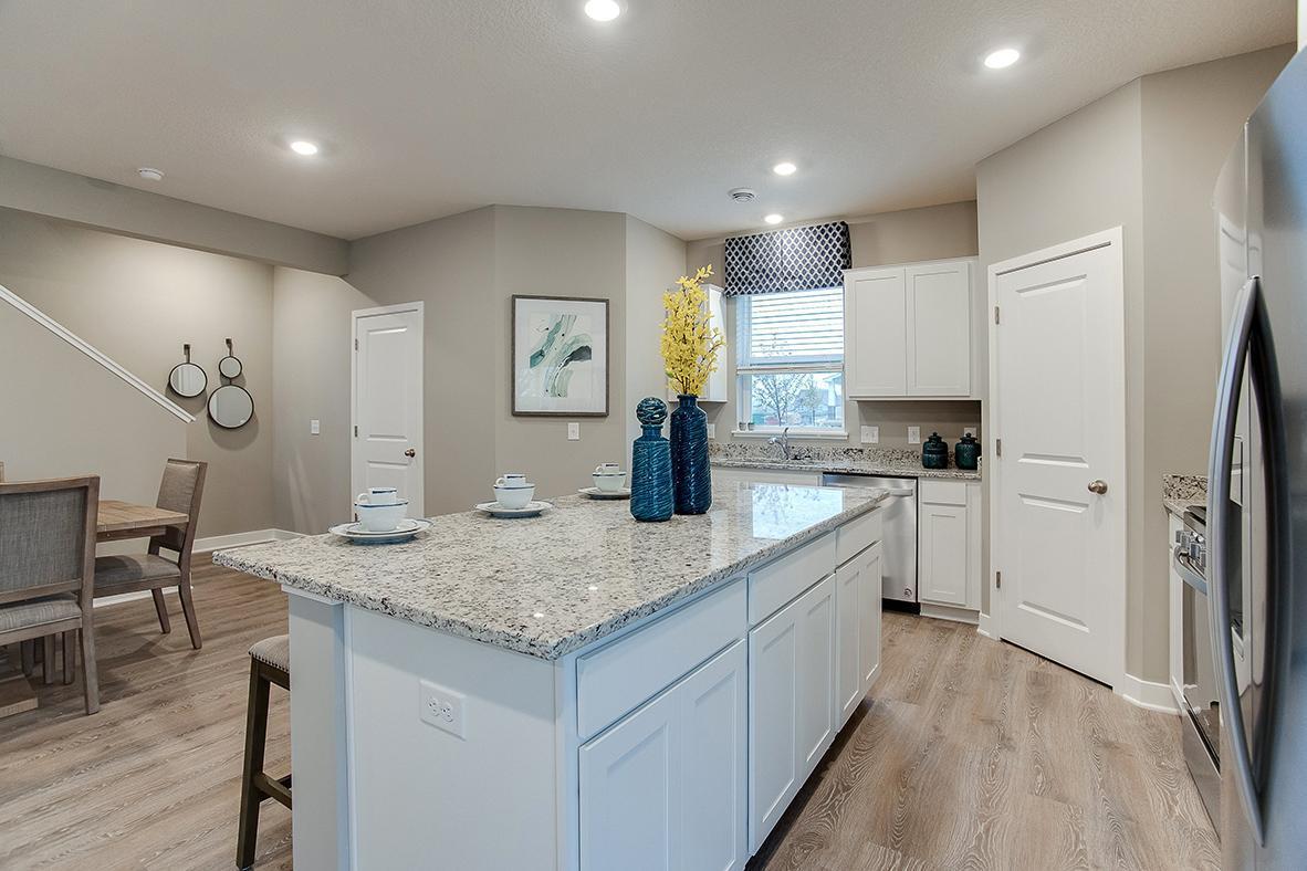 1829 Abbey Road Shakopee, MN 55379 - Photo 3 of 40 Gallery Image 3